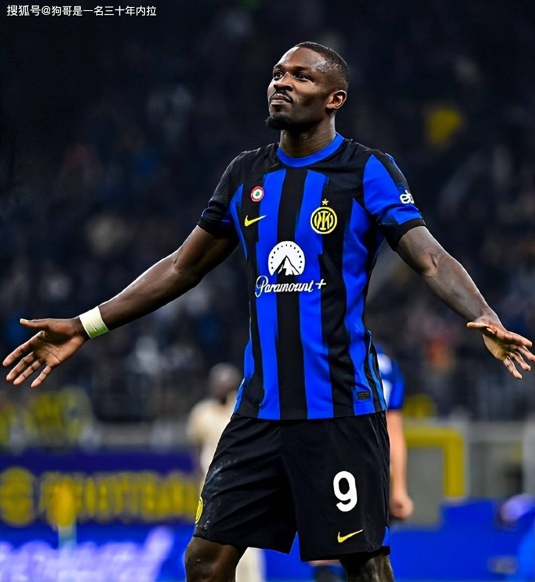 米兰主席：新球场计划进展慢，是因为球迷出于情感因素进行反对（米兰主席：新球场项目推进迟缓，因球迷情感性反对所致）