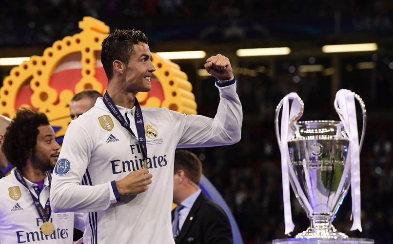 弗赖堡2-1圣保利，马克西米利安-埃格施泰因、铃木唯人破门（弗赖堡2-1力克圣保利：马克西米利安-埃格施泰因、铃木唯人各入一球）