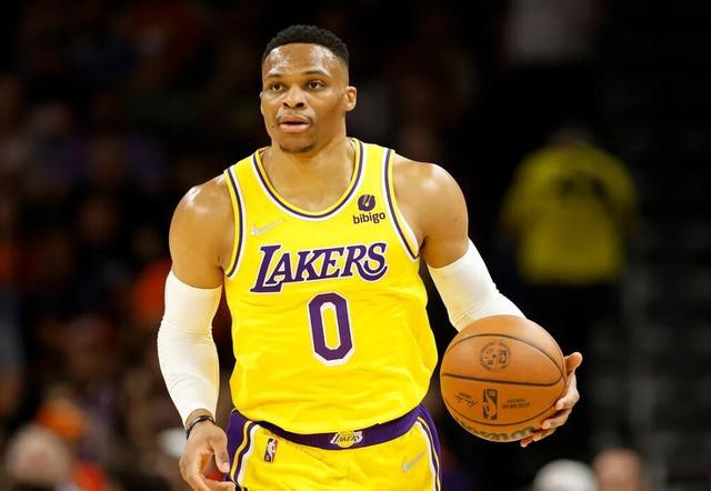 库库雷利亚：为埃斯特旺感到高兴；我尽量不给亚马尔太多空间（库库雷利亚：为埃斯特旺开心；尽量不让亚马尔有空间）