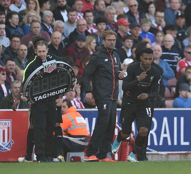 官方：内马尔关节镜手术成功，治疗半月板撕裂进程顺利（官方通报：内马尔关节镜手术顺利完成，半月板撕裂康复进展良好）