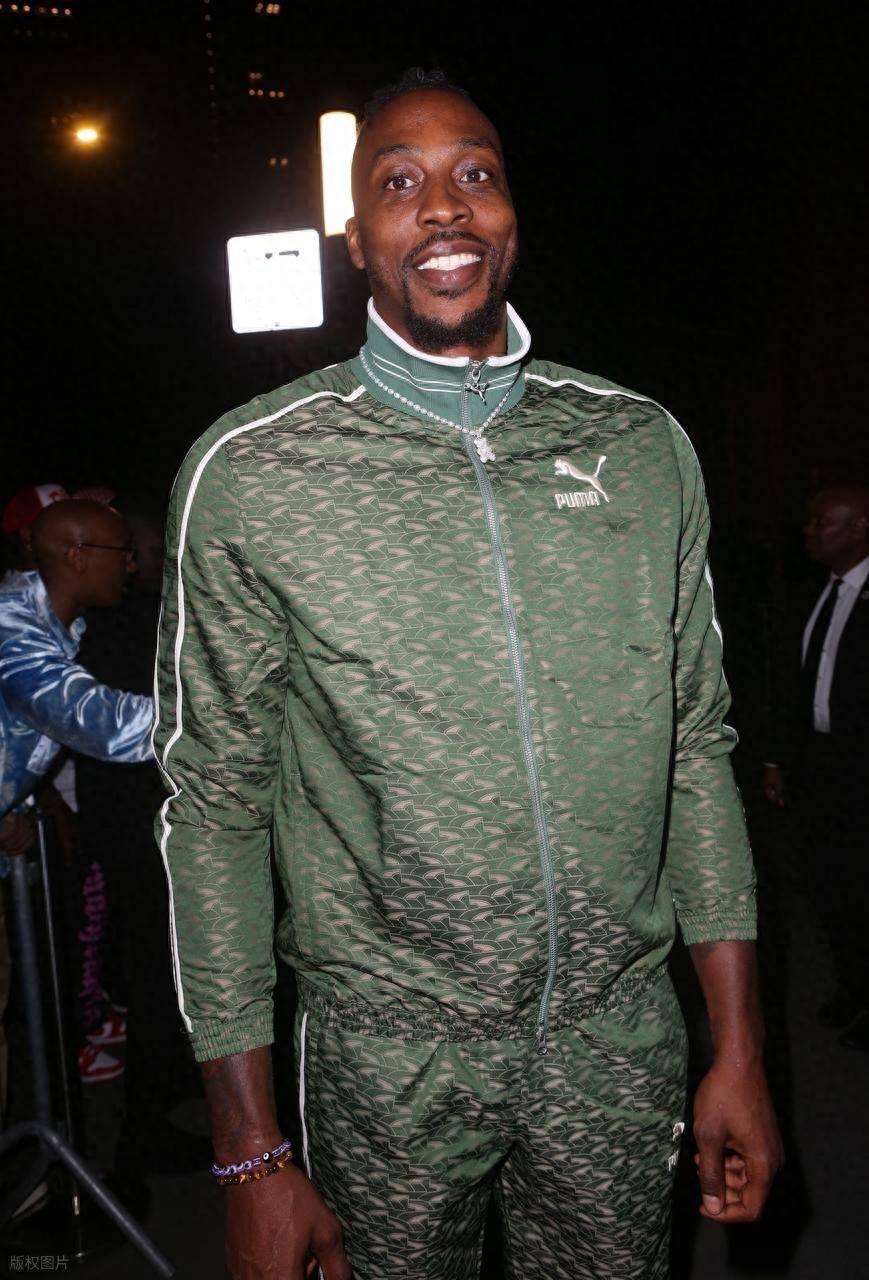 库普梅纳斯：我踢后卫感觉很好；斯帕莱蒂带来了积极的氛围（库普梅纳斯：后卫位置适应良好，斯帕莱蒂营造积极氛围）